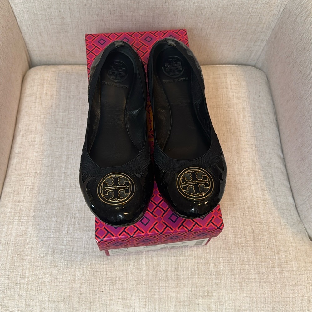 Tory Burch Caroline flats size 8